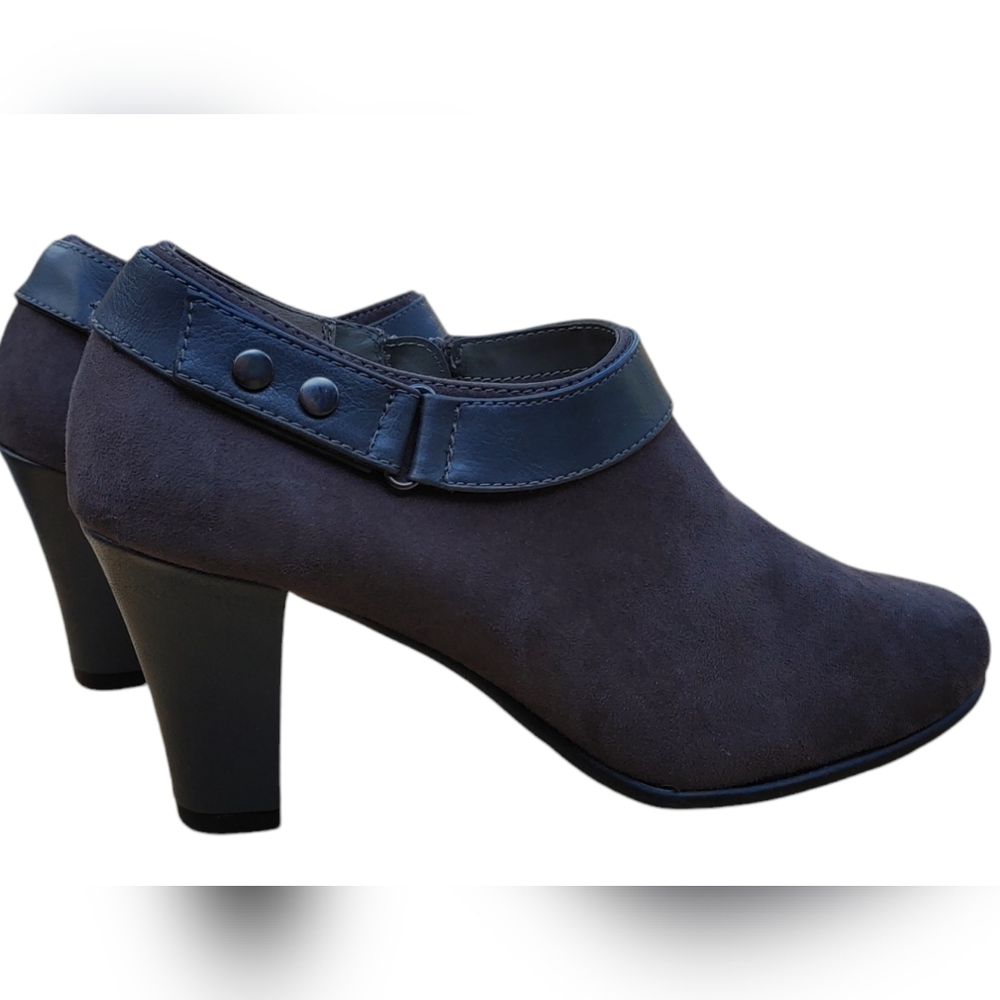 Aerosoles Booties Grey Suede Uppers Collars 3" Heels Coordinate Inside Zip 8 1/2